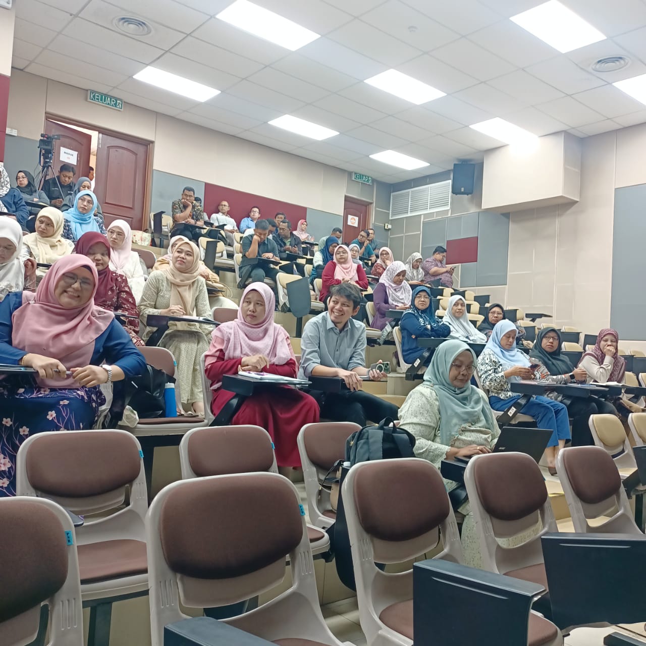 f8100cdb d464 4347 93ca 0ca9484010ab