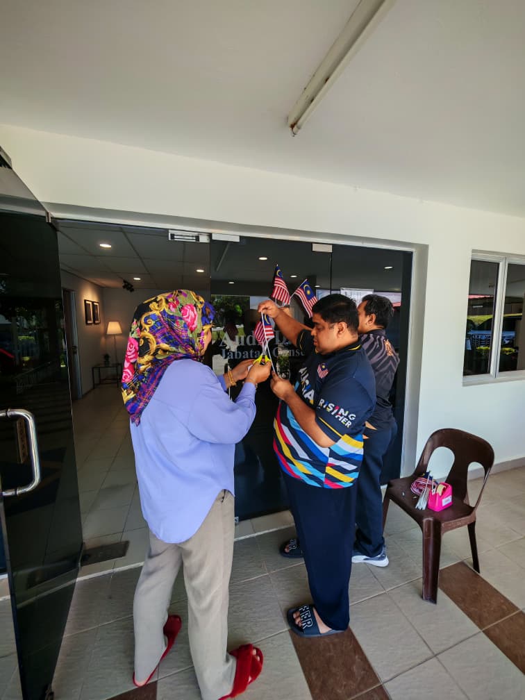 4b5ed6e4 f9f7 4d05 af4c 102001744b96